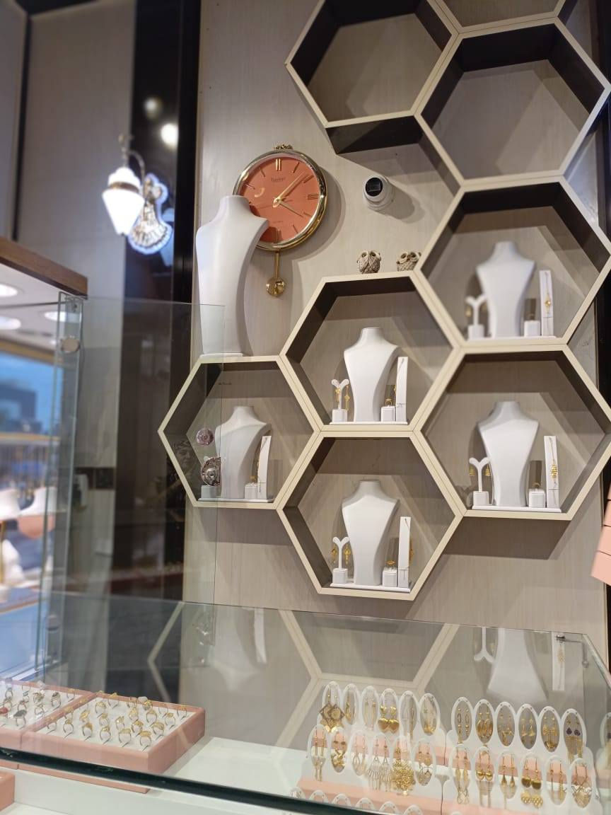 ✨ مجوهرات وصياغة العلي ✨
كل ما يميزك من ذهب ومجوهرات بتصاميم أنيقة وجودة عالية
اختيارات تناسب جميع الأذواق والمناسبات

📍 العنوان:
بناية ماس
قطاع 28 – شارع السوق – السايدين

📞 للاستفسار:
(يُرجى التواصل على الرقم: *********** )

🔸 ثقة • أناقة • تميز 🔸

https://www.instagram.com/jeweleryalali?igsh=NzY3azc5eW54enRt
