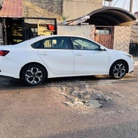 فورتي للبيع  السعر136بيه مجال  مديل 2019  رقم بغداد باسمي  لون ابيض  ح...