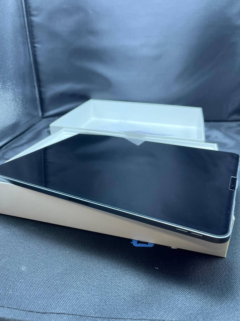 ايباد أبل للبيع
ايباد برو الجيل الرابع
12،9
256GB
بطارية90
للبيع سعر ٦٠٠ بي مجال الشراء


**إذا كنت صاحب هذا الإعلان وتريد حذفه لأي سبب، رجاءا أرسل رسالة إلى الدعم الفني**