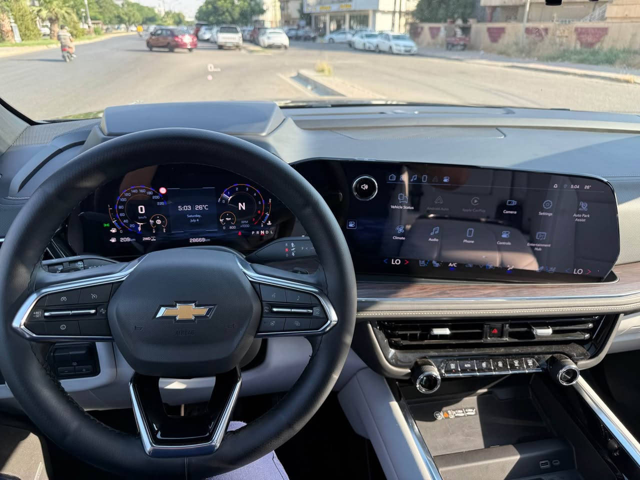 السلام عليكم 
TAHOE PERMIER 2025 
1/1 
فول مواصفات للاخير 
القفلة مال مواصفات التاهو
ماشي ٢٨ الف كيلو فقط 
السيارة وكالة و تحت الضمان
وعليها PPF ضمان ٥ سنين 
السيارة كلين مابيها اي ملاحظات
السعر المطلوب ٧٢٠ وبيها مجال للشراي
مكان السيارة كركوك *********** Singapore
