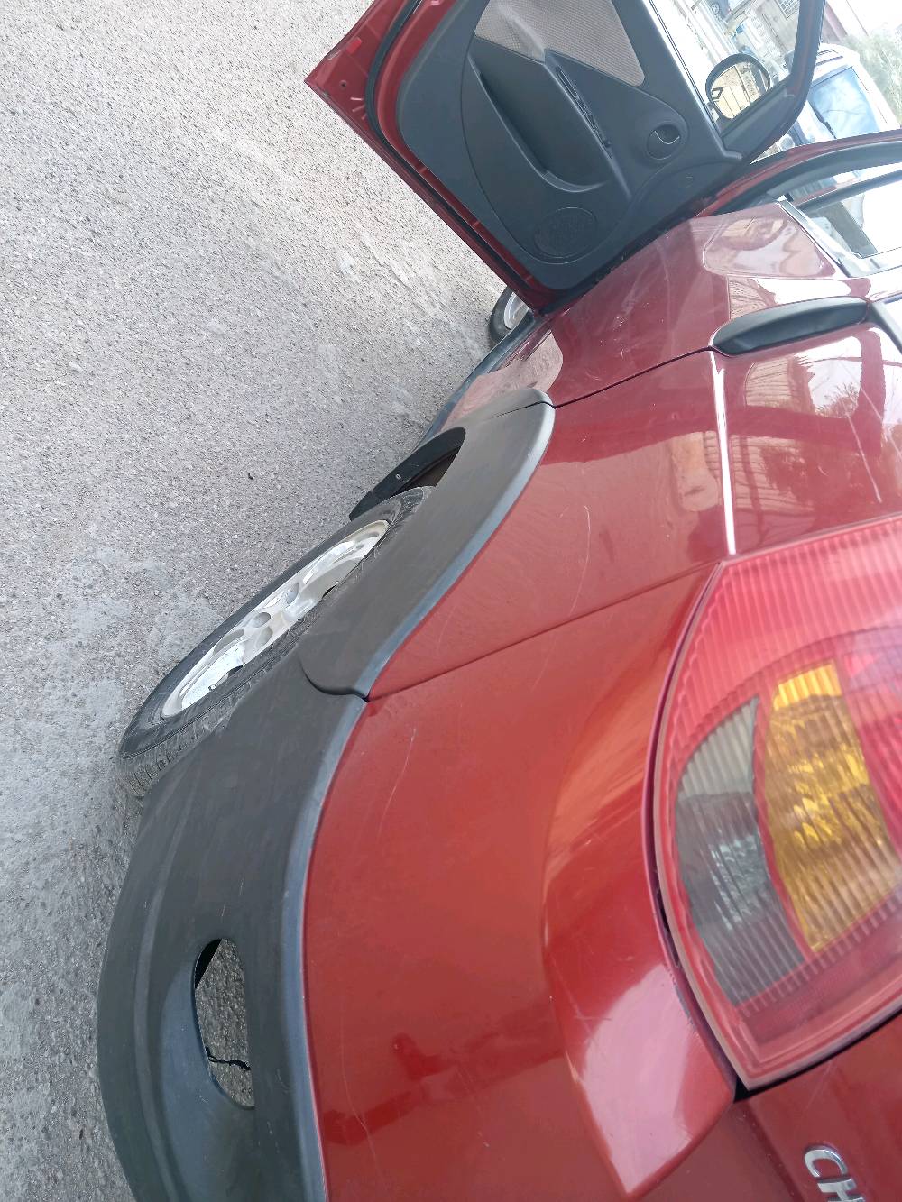 شيري اكس وان ٢٠١٤ رقم بغداد انكليزي باسمي تحويل ثاني يوم هزه سنويه كله جديد
كير اوتو وعادي تبريد تدفئه حساسات لايتات زنون ثلجي اصلي تخم تاير جديد قبل شهر شديته باتري جديد مابيها كل نقص ر بيها  بارد باب سايق مع صبغ دعاميه افقط درايدعاها ٥١ وبي مجال
مكانها بغداد حي الجهاد
***********