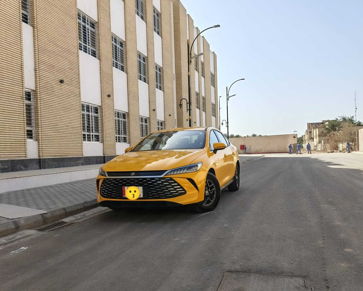 السلام عليكم BYD qin plas 2025 رقم بغداد بأسمي حره تحويل مباشر مكاني كربلاء السياره بس هاي الطعجة بيها بالچاملغ جهه السايق وعفتها على وضعها سياره لون سلفر مصبوغه تكسي داخله للعراق تكسي ماشيه المشي الكلي 18الف  (hev 6000) و(ev  12000) 
للاستفسار الاتصال ع رقم ***********
