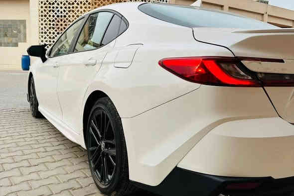 تويوتا كامري هايبرد 2025  SE 
اللون :- ابيض
الموديل 2025
المحرك 2500cc

رقم بغداد 
المواصفات
• شاشة كبيرة
• كاميرا خلفية
• حساسات خلفية
• كراسي  جلد
• كراسي كهرباء
• كراسي مدفيه
• رادار امامي
• مانع تصادم
• محدد مسار
• تصحيح مسار
• مثبت سرعه
• مانع انزلاق
• استيرنق متحرك
• تحكم طارة
• تدفئه مقود
• نقطة عمياء
• مانع تجاوز
• حساسات مانع تجاوز
• بصمة تشغيل
• دخول ذكي
• شاحن ويرلس
• اضوية اماميه زنون LED
• اضوية خلفية LED
• ليد زنون نهاري
• ويل قياس 18
• نظام ECO + TRIP 
• نظام GPS + خرائط
• نفكيشن
• 3 أنظمة قياده ECO / Normal / Sport 
• اوامر صوتيه
• بلوتوث
• مدخل USB + AUX
حادث السياره كما موضح في الصور 
  حادثها / حوض 
كفاله كير مكينه
بجم كبس 

مكانها بغداد / السيديه
للاستفسار ***********
