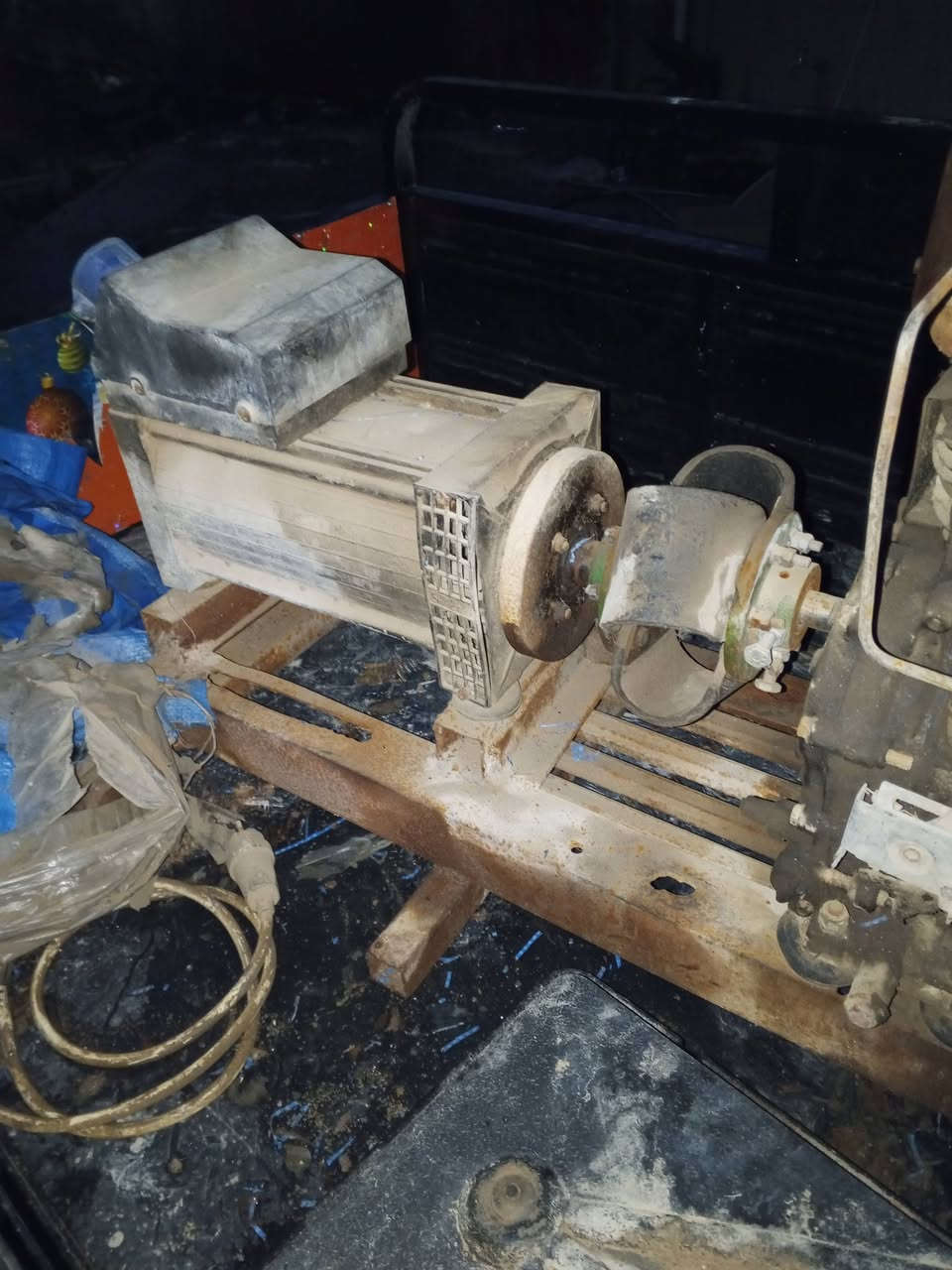 السلام عليكم مولد كامه كاز متروك من زمان مامشغله بس تركته شغال للبيع السعر 750 الف العنوان بغداد ابو غريب رقم 📱 الهاتف ***********
