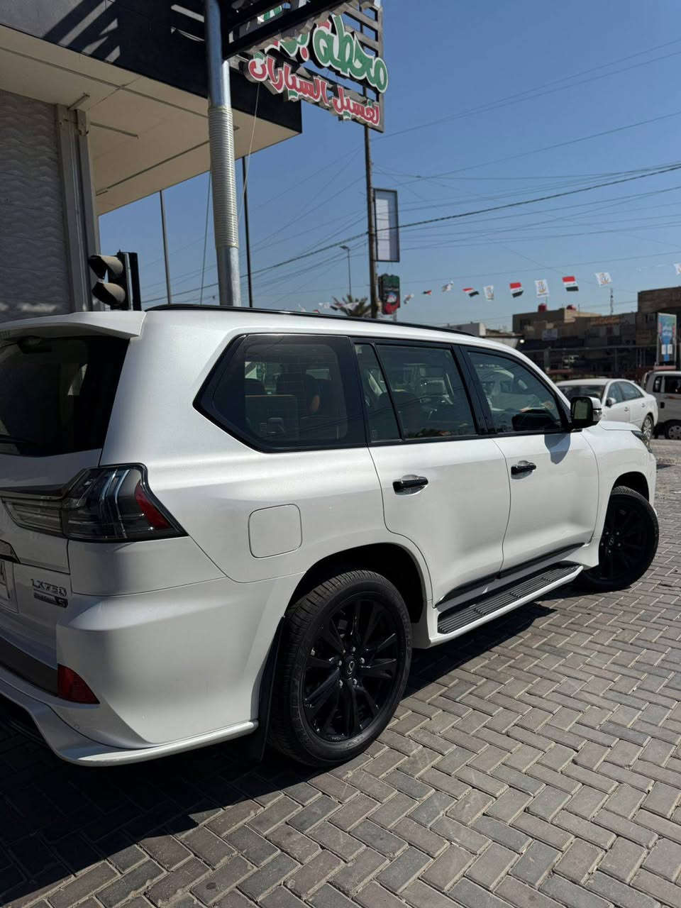 موديل 2020
اعلى مواصفات بالكزز فووول 
ماشيه 88000
الاضافات : 
السياره مغلفه بي بي اف ضمان خمس سنوات
داتا شو لكزز اصليه 
كار بلي اصلي بدون تحوير 
بيبان شفط 
تنزيل وتصعيد جام ويه البصمه 
السياره بريم اصلي ومنذ دخولها للعراق صيانتها بشركه ساز ممايعني العداد حقيقي 
الملاحظات :وجود بارد في البابيبن الايمن مكاني حي الجامعه ***********
