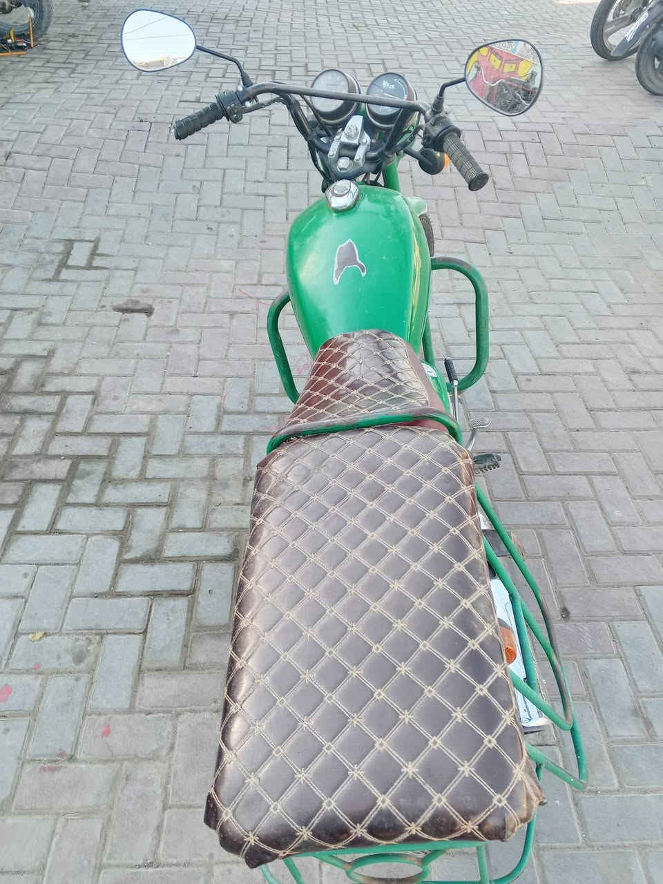 دراجة هندي للبيع 
مكفول من تنقيص تبخير كهربائية شغاله 
نكره سلف نكره هندر ماطور جاهز وكله شغال 
السعر 375 وبي مجال 
الاتصال على الرقم 
*********** أيضا بي واتساب
