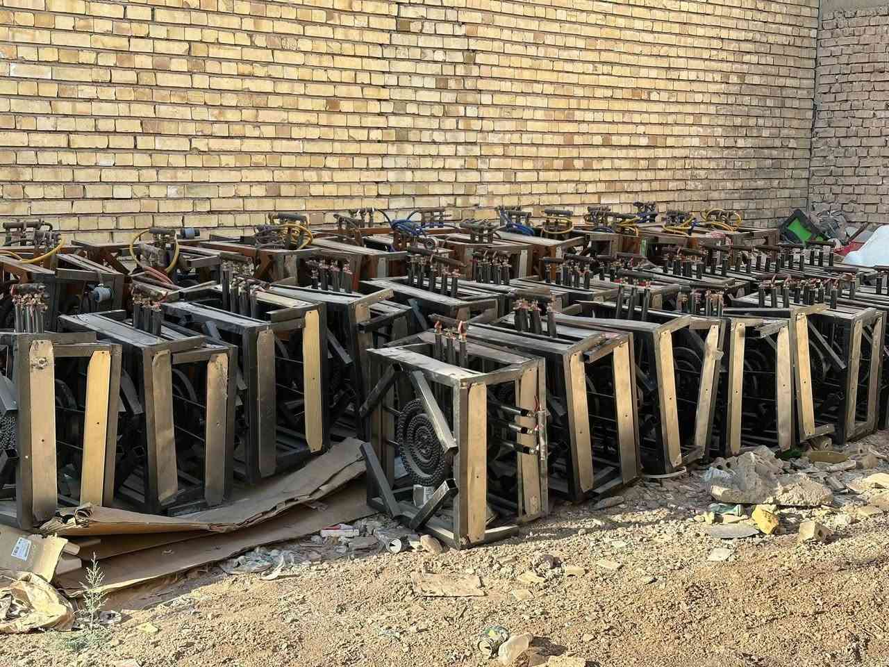 السلام عليكم اخوتي جميعا ورحمة الله وبركاته توجد طباخات عدد( 125)طباخ اي شخص عنده طبخ ومحتاجهن يتصل على الارقام المذكورة  ونحن  في خدمتكم العنوان الحسينية السكلات قرب الملعب الخماسي رقم الهاتف 
***********ابو حسين السعيدي 
*********** مصطفى السعيدي 
هذا العمل بثواب الامام الحسين عليه السلام 
وقرائة الفاتحه على ارواح اموات المساهمين
