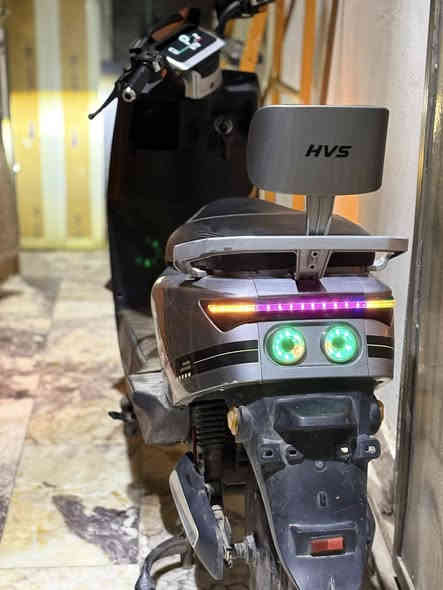 سلام عليكم 
دراجه للبيع نوع 318
دراجه جديده 
المواصفات 
لايت زنون عالي ناصي 
إشارات إماميه وخلفيه 
اضائه خلفيه 
بطاريه جديده 
كامل ملحقات /السعر 725
المكان الكريعات قرب قاهر الأسعار 
***********
