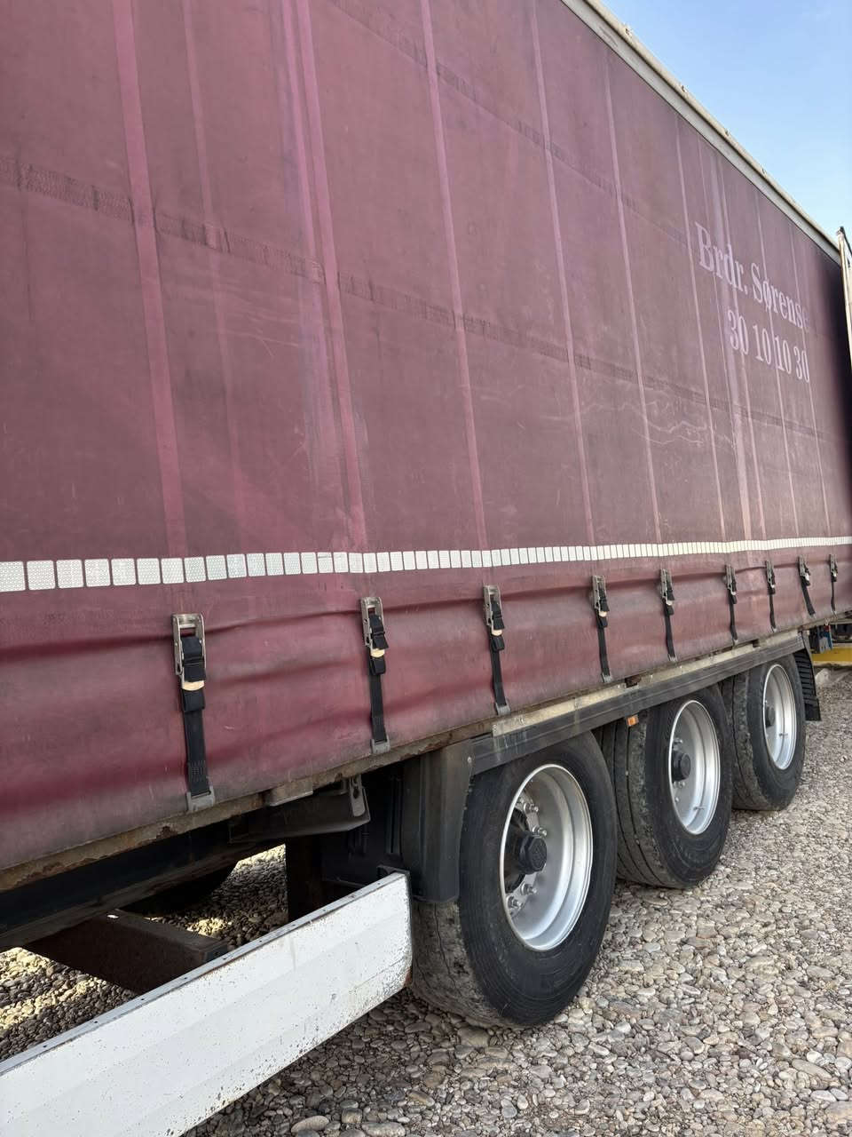 عربانه كرون  موديل ٢٠١٤ كاتي/جديد
عنوان كلار
📞📱☎️Tlf  0772 713 0942
