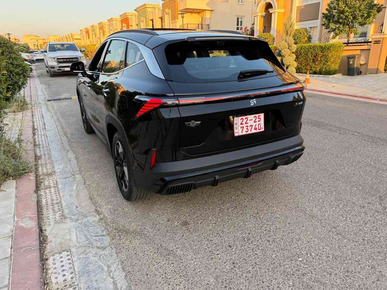 للبيع Jetour L6 PHEV Full Option موديل 2024

🔹 اللون: أسود
🔹 الممشى: 18,000 كم فقط
🔹 محرك 1.5 تيربو + Plug-in Hybrid (PHEV)
🔹 قوة النظام حوالي 360 حصان
🔹 مدى كهربائي حتى 125 كم
🔹 شحن سريع DC
🔹 فتحة سقف بانورامية
🔹 كاميرات 360°
🔹 رادار ومثبت سرعة ذكي
🔹 حساسات أمامية وخلفية
🔹 دخول وتشغيل ذكي (Smart Key)
🔹 شاشة وسطية كبيرة + عدادات رقمية
🔹 مقاعد جلد كهربائية
🔹 المقاعد الأمامية تبريد وتدفئة (Ventilated & Heated Seats)
🔹 إنارة LED كاملة

السيارة بحالة ممتازة جدًا، استخدام شخصي، نظيفة جدًا، وجاهزة للفحص بأي مركز ترغب به.

📍الموقع: أربيل

📞 للتواصل: *********** أربيل, العراق
