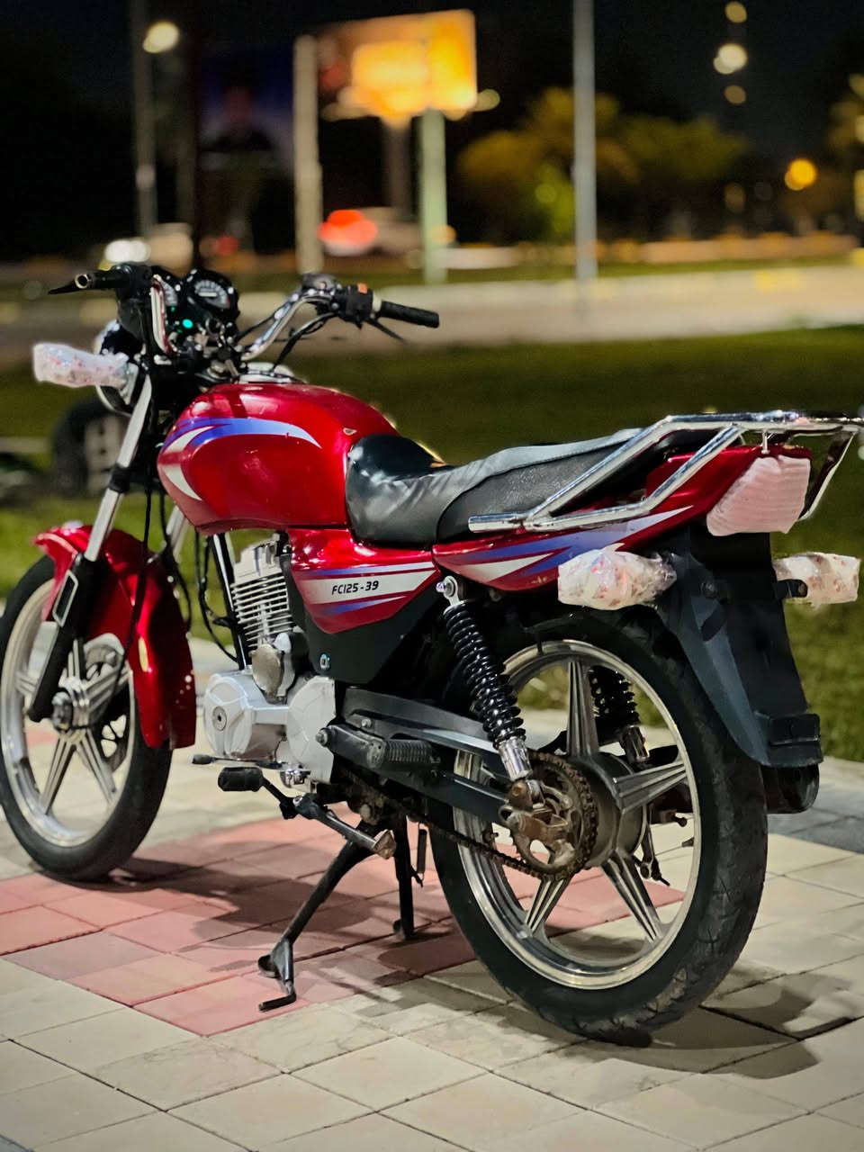 للبيع دايون عضم موديل 2019 كلك بليته ورقم شاصي دراجه كلش نضيفه (مو تعمير) كامله ما نقصها شي كهربائيات  سلف محرك ما مفتوح يشك الكاع شك نهضتها تخبل الدراجه كلشي ما مبدل بيها السعر 575 المكان كربلاء
***********
