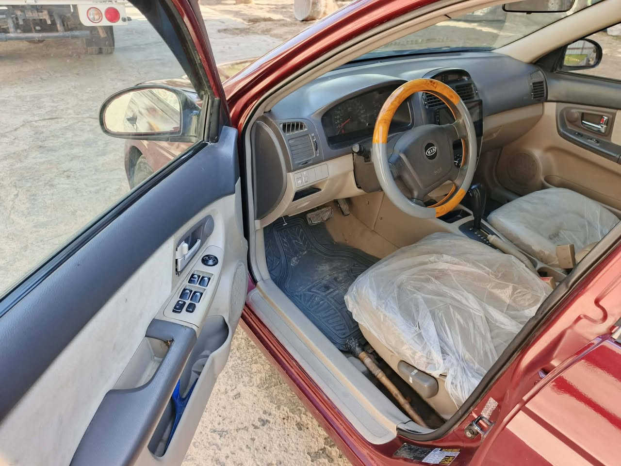 سلام عليكم البيع سبكتره موديل ٢٠٠٦ مكفوله من اي ضربه مصبوغه عام جماليه اخوان سياره جاهزه مكينه وكير وحداديه وتخم تاير وتبريد وكهربايات خير من الله مكينه ٢٠٠٠ دوش بيه حادثه جاملغ امامي بدون اي داخل رقم بغداد دولي بسمي تحويل ثاني يوم السعر ٧٧ وبيه مجال مكانه كوفه جسر ام عباسيات ***********
