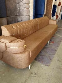 ديوان ٢٢مقعد • ١٤متر • تسكام بلوك اسود