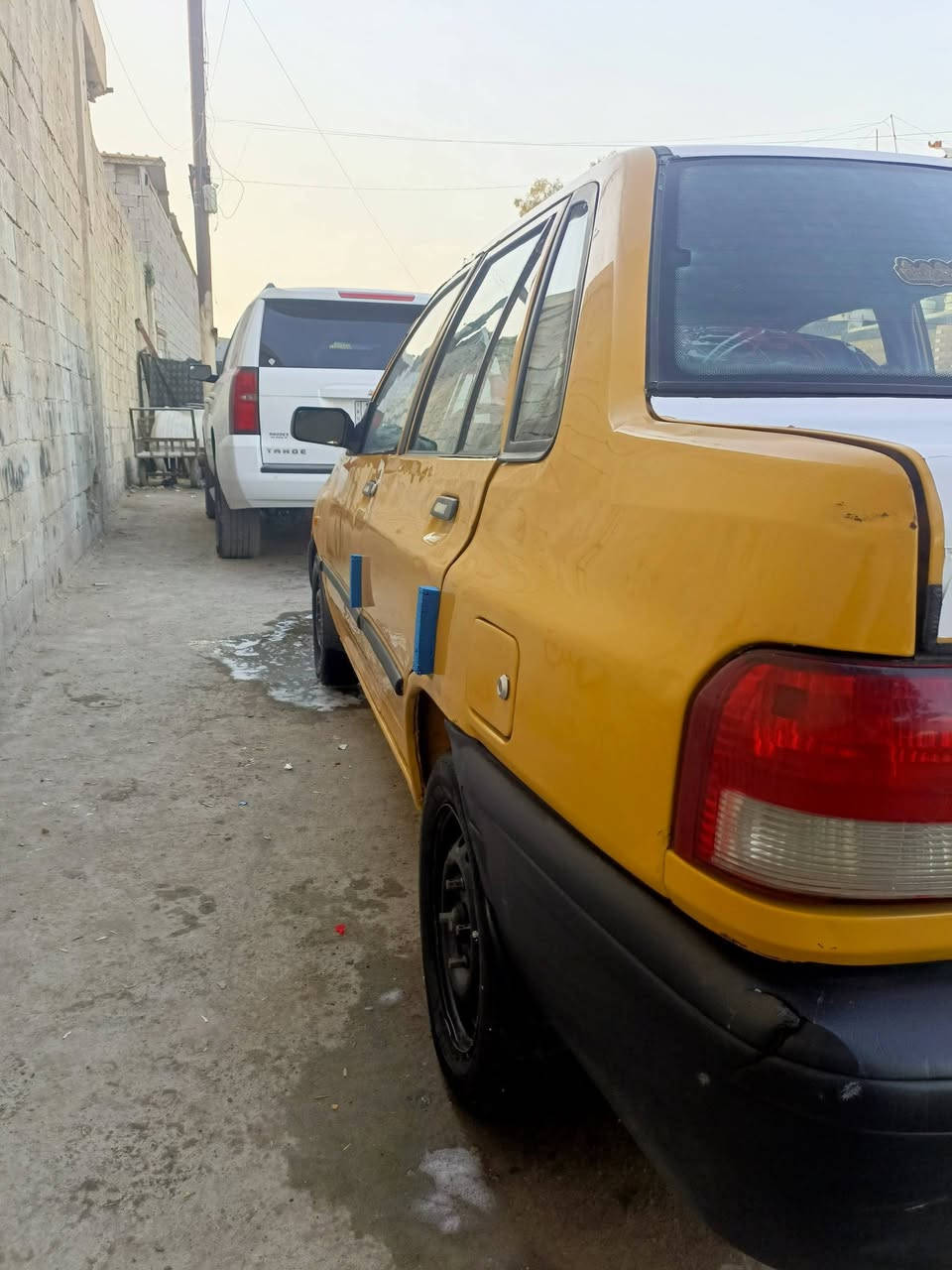 سلام عليكم سايبه موديل 12 مصفره هيه وغرامات رقم انكليزي تحويل مباشر مكينه وكير مكفولات سياره مكفوله لا ضربه ولا صبغ ولا تبديل تخم تاير باتري جديد شواصي بس واحد فطر صغير ومكمر فقط السعر 27 مكان السياره بغداد رقم الهاتف ***********
