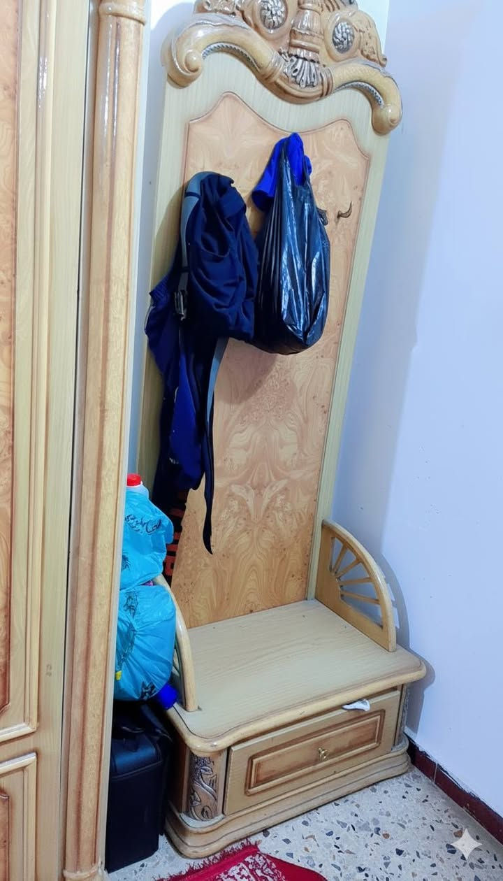 غرفة اخشاب للبيع تركية السعر مليون وبيهة مجال المكان ابو غريب.... ***********
