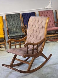 كرسي هزاز • خشب فخم • مريح وقوي