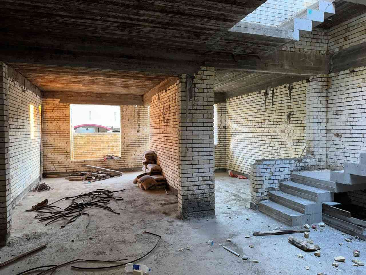 يوجد مشتمل (هيكل) للبيع مساحة ١٥٠ متر
في بغداد / حي العامـــــــل/ قرب شارع ٨٤
الطابق الارضي : يحتوي ع صالة ضيوف كبيره وهول و مطبخ و حديقة داخلية وغرفة نوم مع الصحيات
الطابق الثاني : يحتوي ع غرفة نوم مع حولي مع حديقة داخلية مع غرفة نوم كبيرة (وقابلة لتقسيمها) مع الصحيات
للاستفسار يرجى الاتصال على صاحب الدار :

***********
علمــــاً .. يوجد واتس آب
