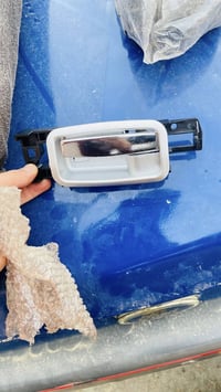 شبابً عندي اغراض سي كي للبيع مشط ستيرن فقط ينرادله جبنات  قاعده فيوزات...