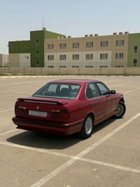 BMW 1992 للبيع بسعر مناسب مكينة مسكر  كهربائيات السيارة كلها شغالة بدو...