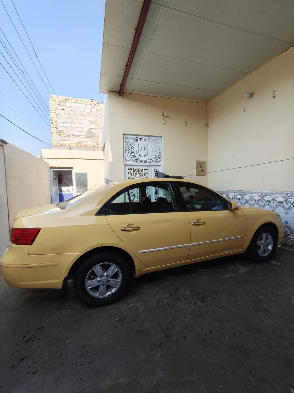 سيارة سوناتا موديل 2011 وارد كوري رقم انكليزي مصفر هيئه غرامات جاملغ امامي مبدل مكينة وكيرة وتبريد كلة جديد تخم تاير سعر 90 وبية مجال قليل لشراي : ***********
‏‪0782 241 0111‬‏
