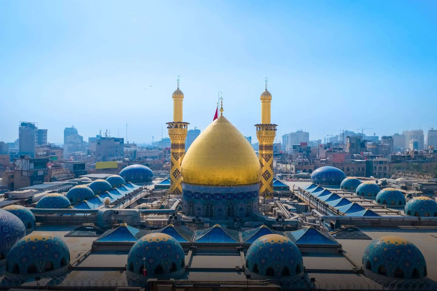 غدا الى كربلاء المقدسة الانطلاق الساعة ال١ ظهرا السياره تجيكم لباب البيت النفر ٦٠٠٠ للحجز والاستفسار المراسلة او الاتصال بالسائق *********** ابو محمد
