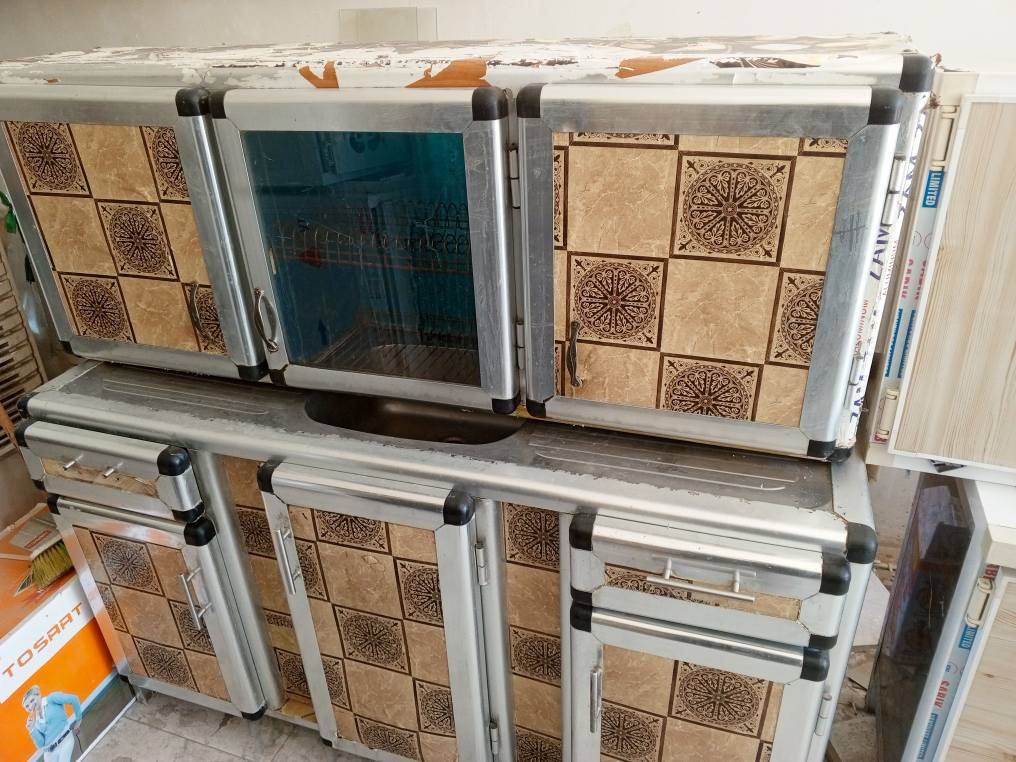 كاونتر مترين وسنك متر ونص للبيع 
للاستفسار مراسلة صفحه أو اتصال *********** كربلاء, العراق
