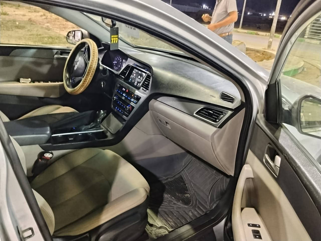 سوناتا ٢٠١٦ أمريكي
صبغ جاملغ وبنيد بدون دواخل
محرك ٢٤٠٠ 
سياره جدا نظيف
***********
السعر ١١٢
