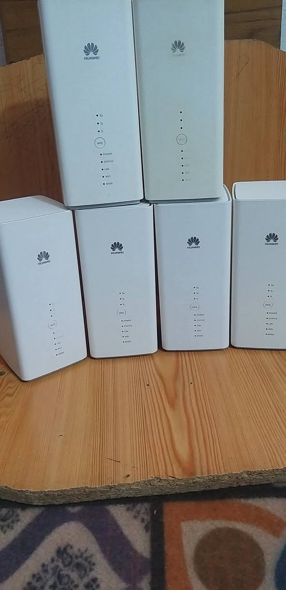 راوترات هواوي   B618
+4G 

مفتوح رسمي لجميع ألشبكات 
أسيا __زين ___ كورك 

كات 11

 منفذين لان  1 كيكا 

منفذين للأنتنا الخارجيه  ts9 

 2.4 GHZ   ////  5 GHZ        يبث بترددين 

ألسعر      ٩٠      ألف 

متوفر توصيل لكل محافظات العراق 

واتساب   ***********
