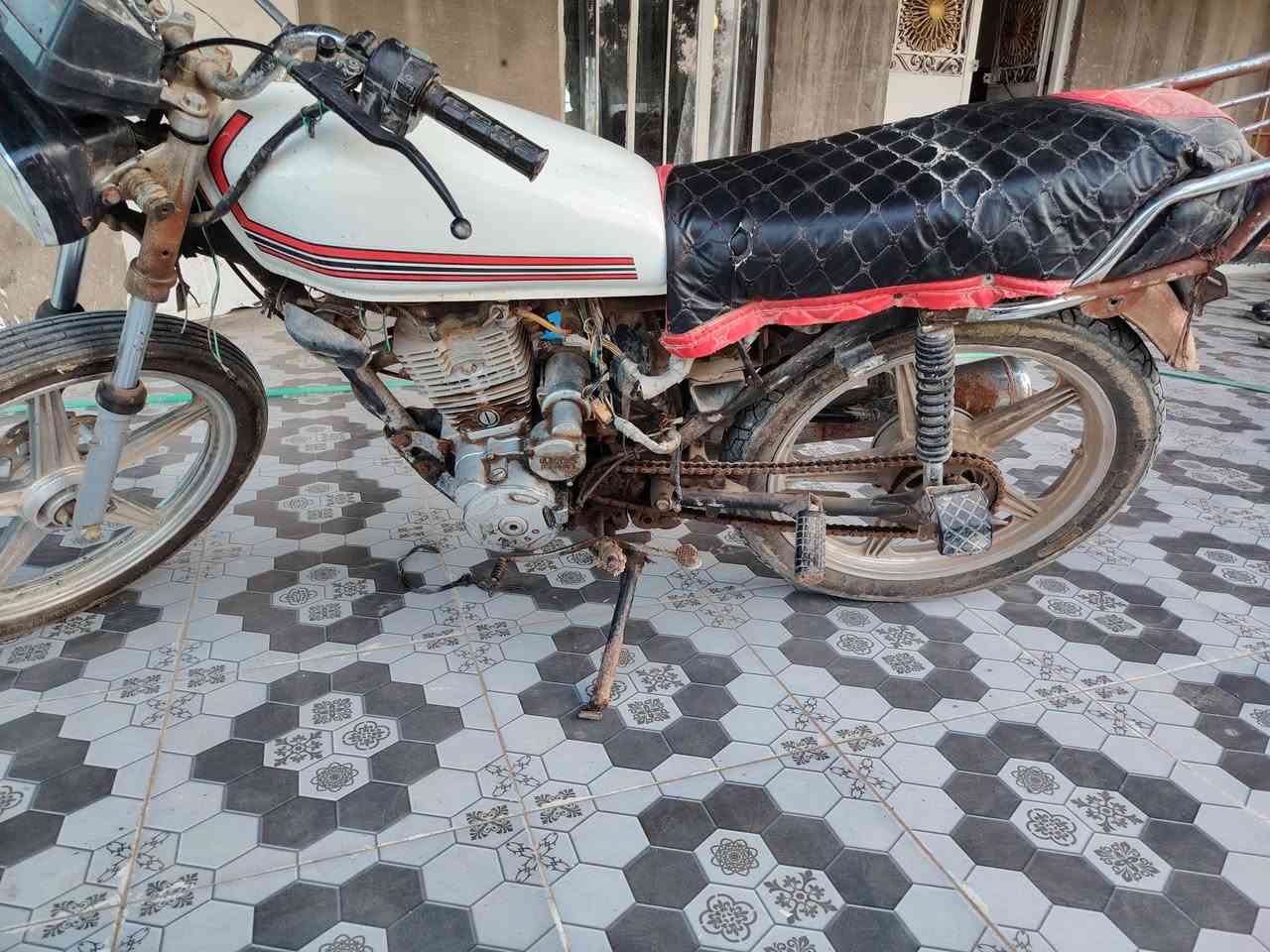 للبيع دراجه سفانه موديل 2018
سعر مناسب جدن.  الاستفسار   ***********
