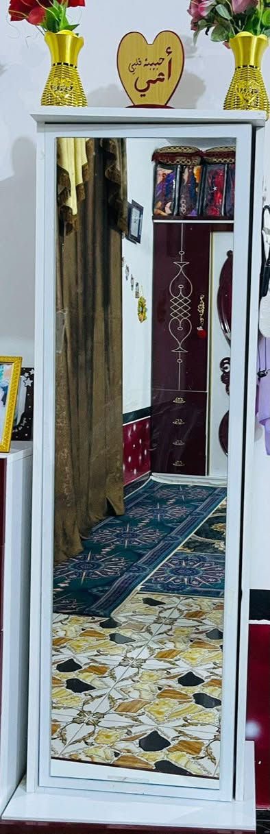 غرفه البيع نضيفه السعر المطلوب 600وبيه مجال***********
