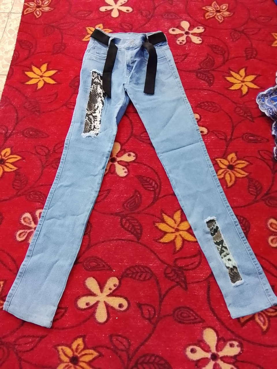 بناطير سعر مناسب 
تعينت وبطلت الشغل 
عدد 93 بنطرون 
يلبس من عمر 3 حد 13 سنه 
سعر بنطرون 2500
للعلم عليه الدرزن 55


**إذا كنت صاحب هذا الإعلان وتريد حذفه لأي سبب، رجاءا أرسل رسالة إلى الدعم الفني**