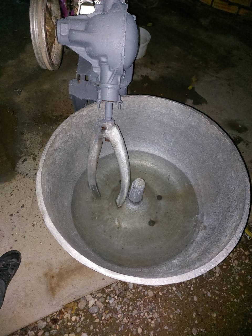 عجانه للبيع جاهزه شغاله ما عايزها شي
 السعر 350الف
هاتف ***********
