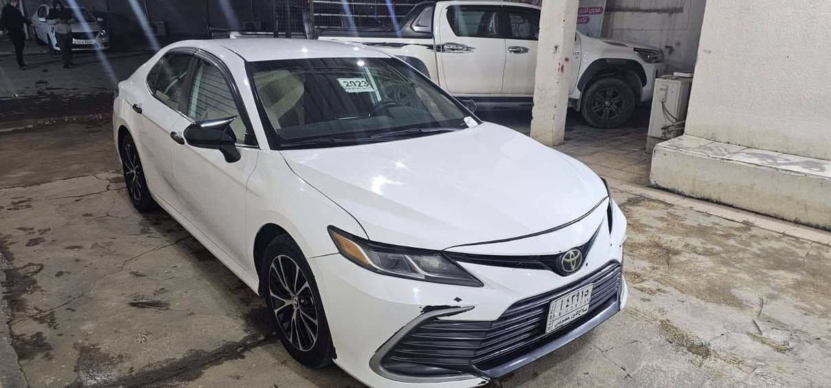 كامري  Le‏‪
موديل 2023
وارد امريكي 
لون ابيض 
رقم صلاح الدين 
كير محرك بلادي ممفتوح وشرط 
تخم ويل وتايرات جديد
تحويل ثاني يوم 
ضرر جاملغ + بونيد  + ندسه صغيره براس الشاصي 
باب السكن الي بصف السايق بي تكحيل شبر  جوا المرايه 
نسبة نظافة السيارة ٩٥%
السعر ١٨٧ بيها مجال شي بسيط
‏‪0770 570 9433‬‏
***********
