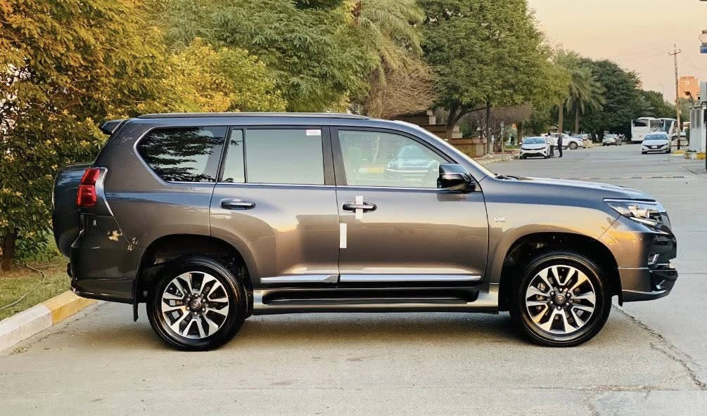 السلام عليكم 
بعد التحية والتقدير 

برادو VX 2023 ساز تطبيق كفالة عامة صبغ بارد شخوط تبديل دبل كود مكينة كير صدر كلة بشرط وضع شركة 
بصمات ثنين كتلوكات كاعيات العدة كلهن موجودات السيارة جديدة وجاهزة من كلشي وبعدها بضمان الشركة

المواصفات 
جلد
فورويل
بصمة  
فتحة سقف
شاشة كبيرة
مري شفط + اشارة
تبريد بيانو
محرك 6 سلندر 
‎كشنات كهرباء
‎تبريد كشنات
‎لدات ابواب 
‎ ٨ ايرباك 
‎شاحن وايرلس 
‎تشغيل عن بعد
‎ثلاجه 
‎دشبول لكزز.. 
‎ دبل تانكي
رقم بغداد بااسمي هزة وفحص ورقم جديد 
ماشية 57 الف كيلو
مكاني بغداد العامرية 
السعر 475 وبيها مجال
***********
