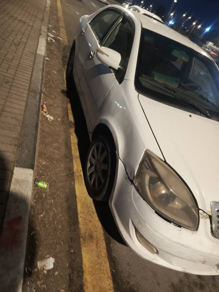 سلام عليكم سياره جيلي موبل. مكينه. دخن كير جديد حداديه جديده راعي مو جود غرامه مصفره.  السعر 22قفل قفل مكاني أبو لخصيب *********** البصرة, العراق
