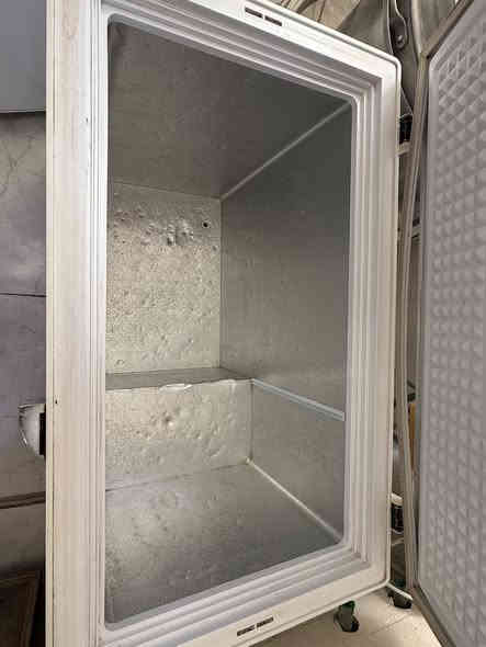 ثلاجه ومجمده شغالات مابيهم أي عطل نظافه 75‎% مكاني البصره القديمه الوحده 150 ثنينهم 300  رقمي ***********
