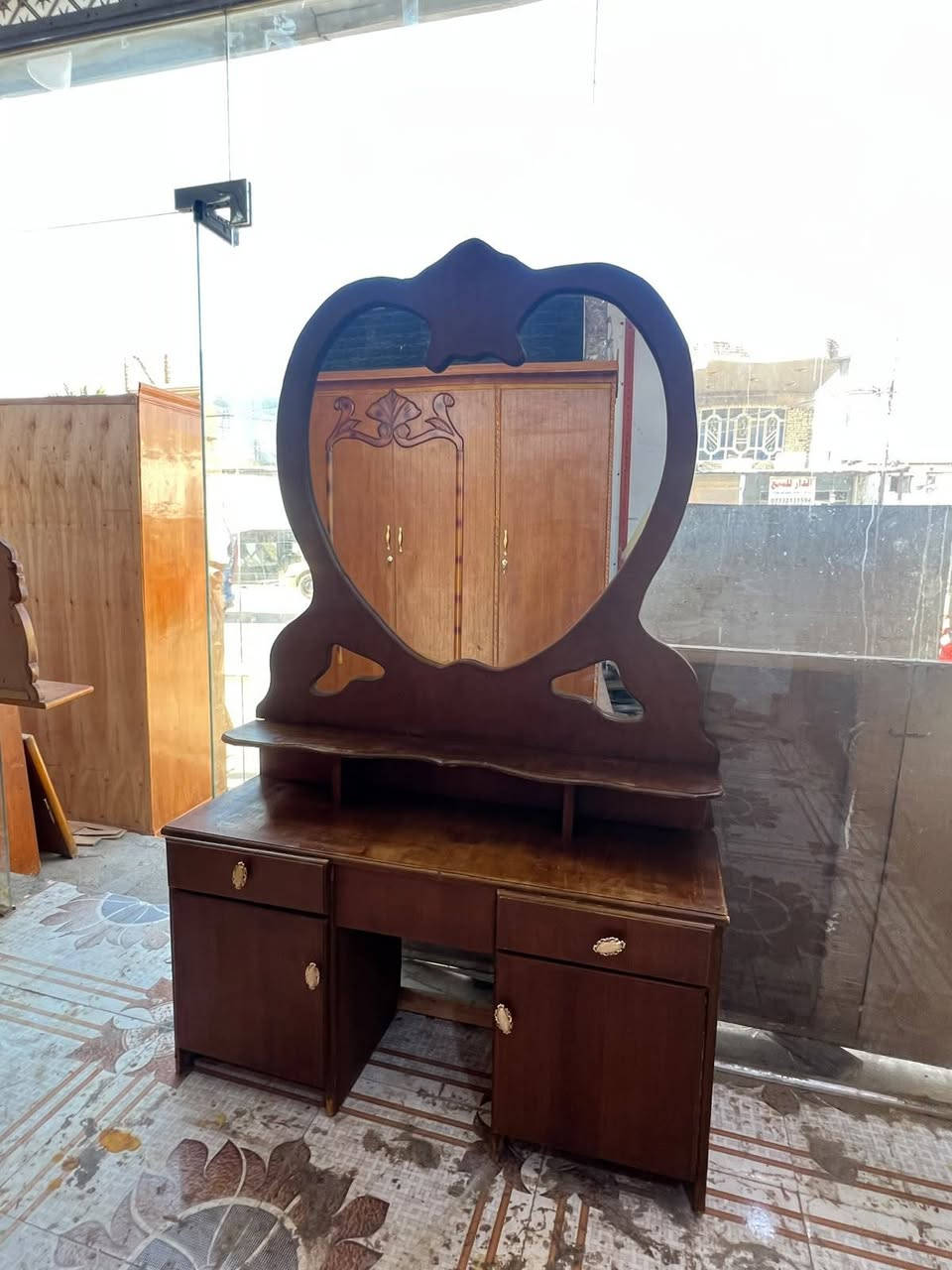 غرفه نوم ام الخمسه طابق واحد نظيفه صاج عنوانه كوت حي الجهاد شارع النجارين نجارة ومعرض الحجامي الاتصال او مراسلة الصفحه *********** ابو زهراء الحجامي

