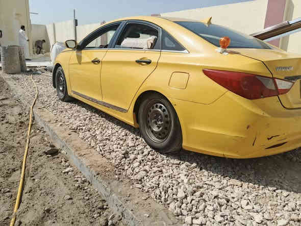 السلام عليكم سوناتا موديل 11 البيع سياره حلوه مكينه جديد صير شهره من شده ما بيه نقص  بيه ضربه جملغ بنيد كير جديد ماعزه برغي مكان الدونيه ***********
