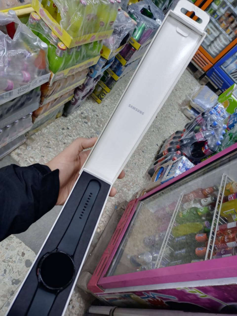 السلام عليكم ساعه سامسونك للبيع نقص كيبل شحن***********
