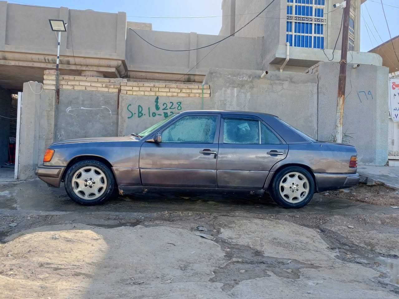 مرسيدس دب 92 محرك جيد جدا مصبوغه عام فتحه السعر 30 وبيها مجال مكاني بابل حي المهندسين *********** الشراي بخدمته  رقم بغداد تحويل ثاني  يوم
