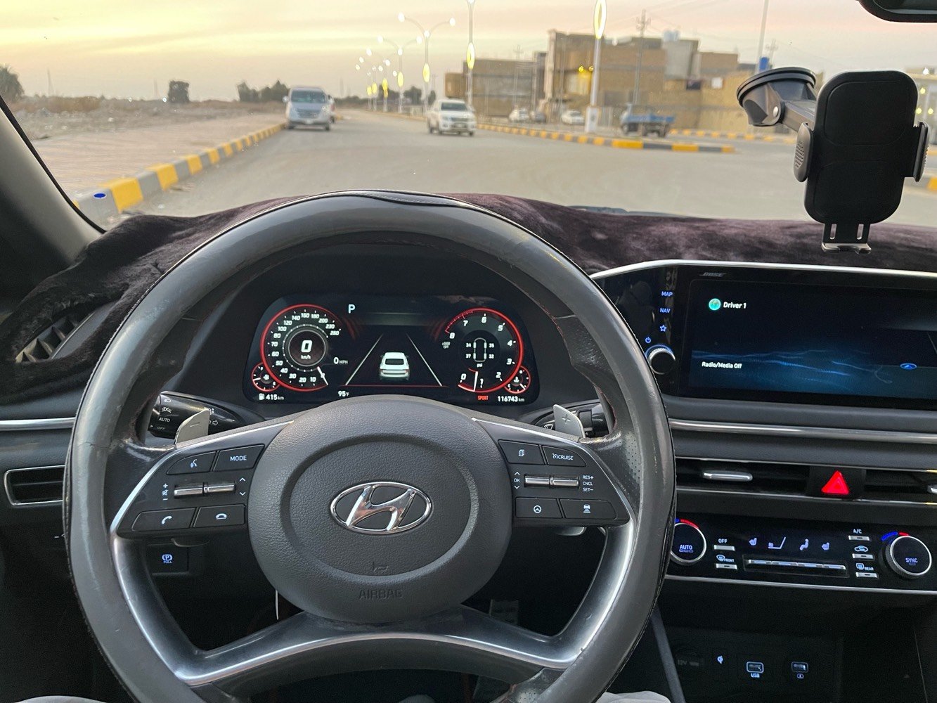 سلام عليكم شباب سوناته مديل 2022 امريكي حادث باب خلفي فقط مكينه 1600تيربو سياره كلش نضيفه مكان سياره محافضه ذي قار الناصريه 