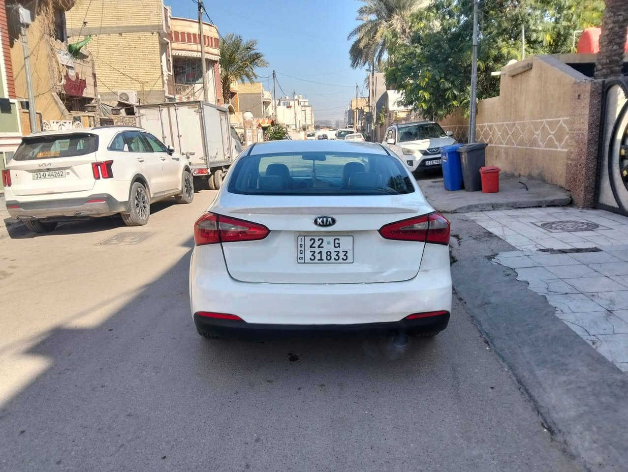 السلام عليكم سيراتو 14 خليجي بسمي رقم اربيل انكليزي فول مواصفات عدا البصمه بيها صبغات ابيع حزام بدون دواخل السعر 100 بيها مجال عنوان بغداد الدولعي ***********
