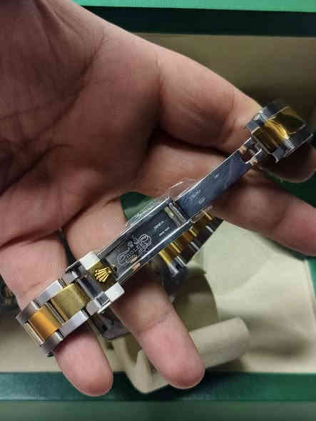 رولكس اوتماتيك ماستر خزن طاقة ٣٠ساعة لا مينوس مضيئ بالكامل وزن ثقيل السعر ٨٠الف كامل الملحقات مكاني الشعب ***********
