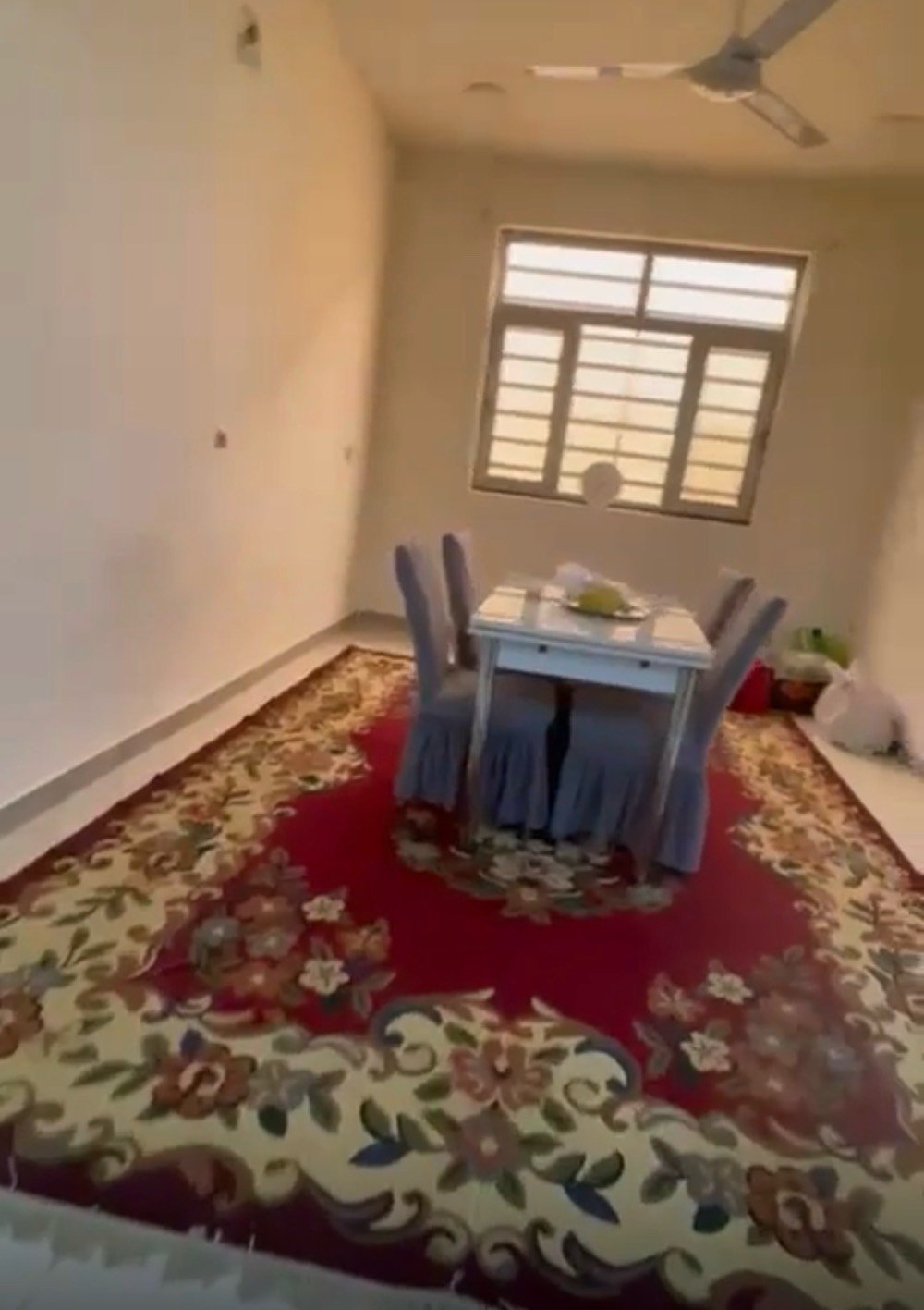 ابو غريب مجمع الزيتون بيت مساحة ٢٥٢ متر 