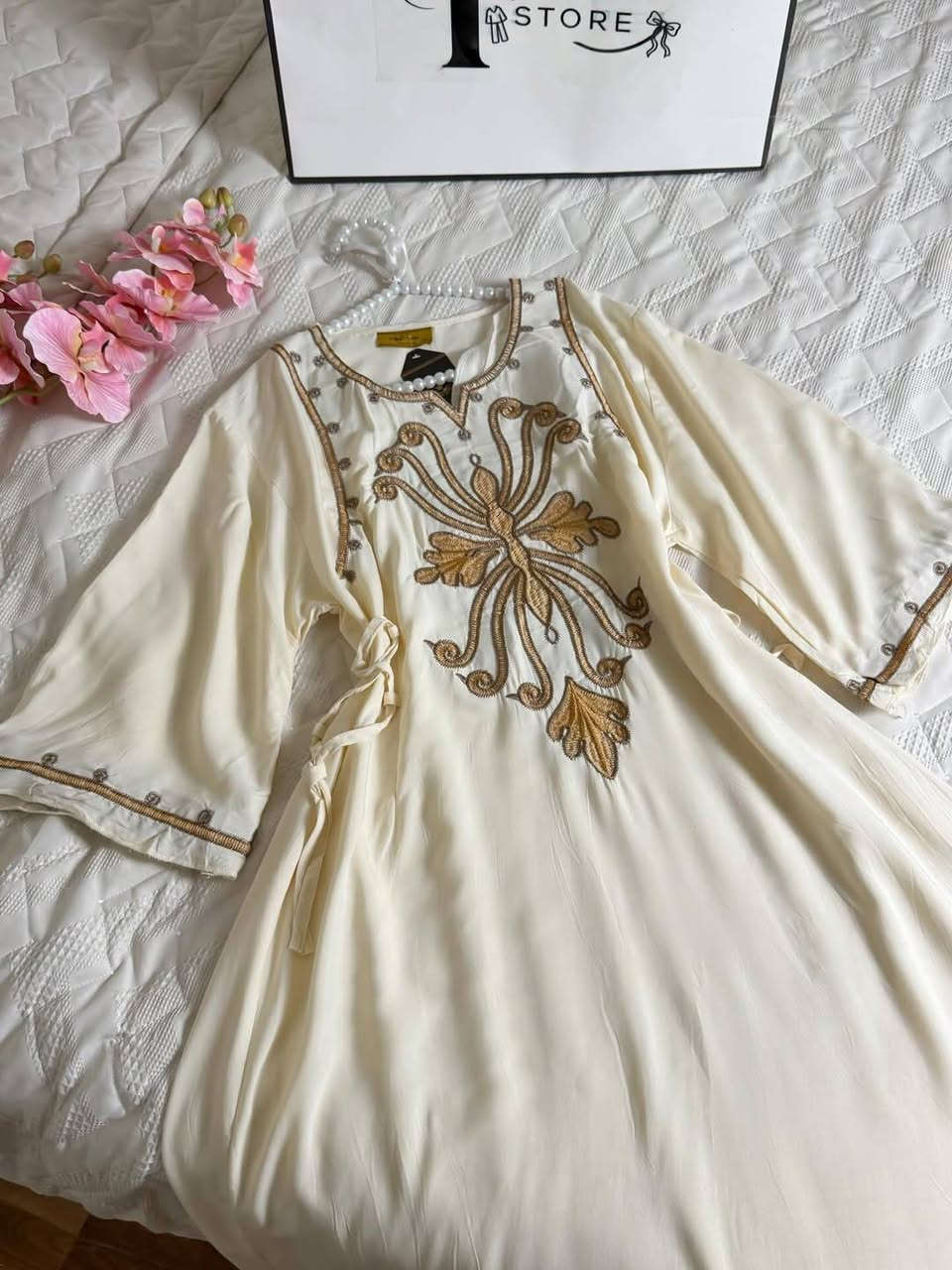 دشداشة نسائية 👗
✨ التفاصيل:
طول كامل مع تخصيرة من الجوانب
خامة كشمير إيطالي ناعمة ومريحة
 متوفرة بجميع القياسات، حتى الخاصة

 السعر: 11 ألف
 التوصيل: 3 آلاف لحد نهاية رمضان 🌙


**إذا كنت صاحب هذا الإعلان وتريد حذفه لأي سبب، رجاءا أرسل رسالة إلى الدعم الفني**