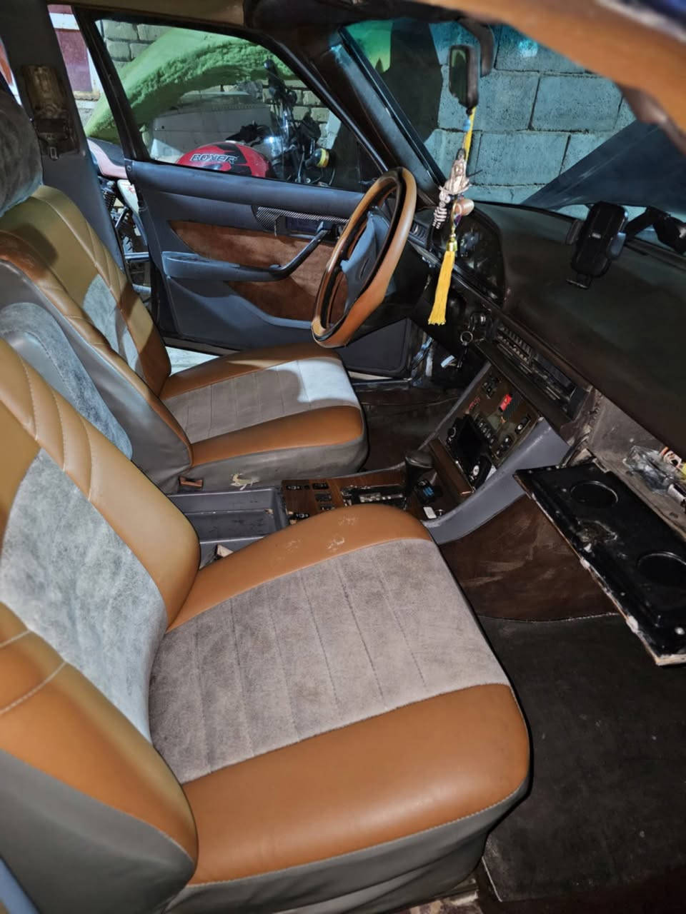 مارسدس رقم سماوه سنويه جديده لل30مداور ثاني يوم جاهزه من كلشي كير ومحرك كفاله كشر شوفت العين حداديه جديده تخم تاير كهربايات شقاله من الطول للطول مكان سماوه خضر السعر 43وبيها مجال قليل رقم تليفون *********** بيع ومراوس
