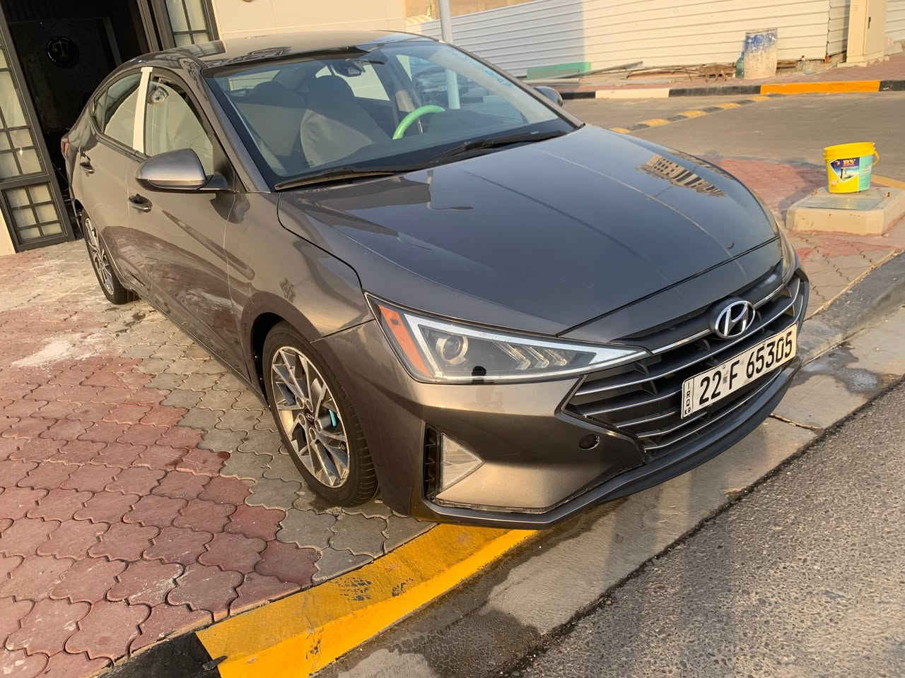 السلام وعليكم النترا موديل 20 وارد امريكي بيها بابين صفحت العبري وراش الصفحه نفسها اثر جراد وتوحيد لون 
وبيها نفخه خفيفه كير AT مرغرب السياره حلوه ومتعوب عليها وباقي الموصفات معروفه بل امريكي رقمها اربيل وراعيها الي بسمه يمي بل بصره والشراي يتصل ويدلل ***********
