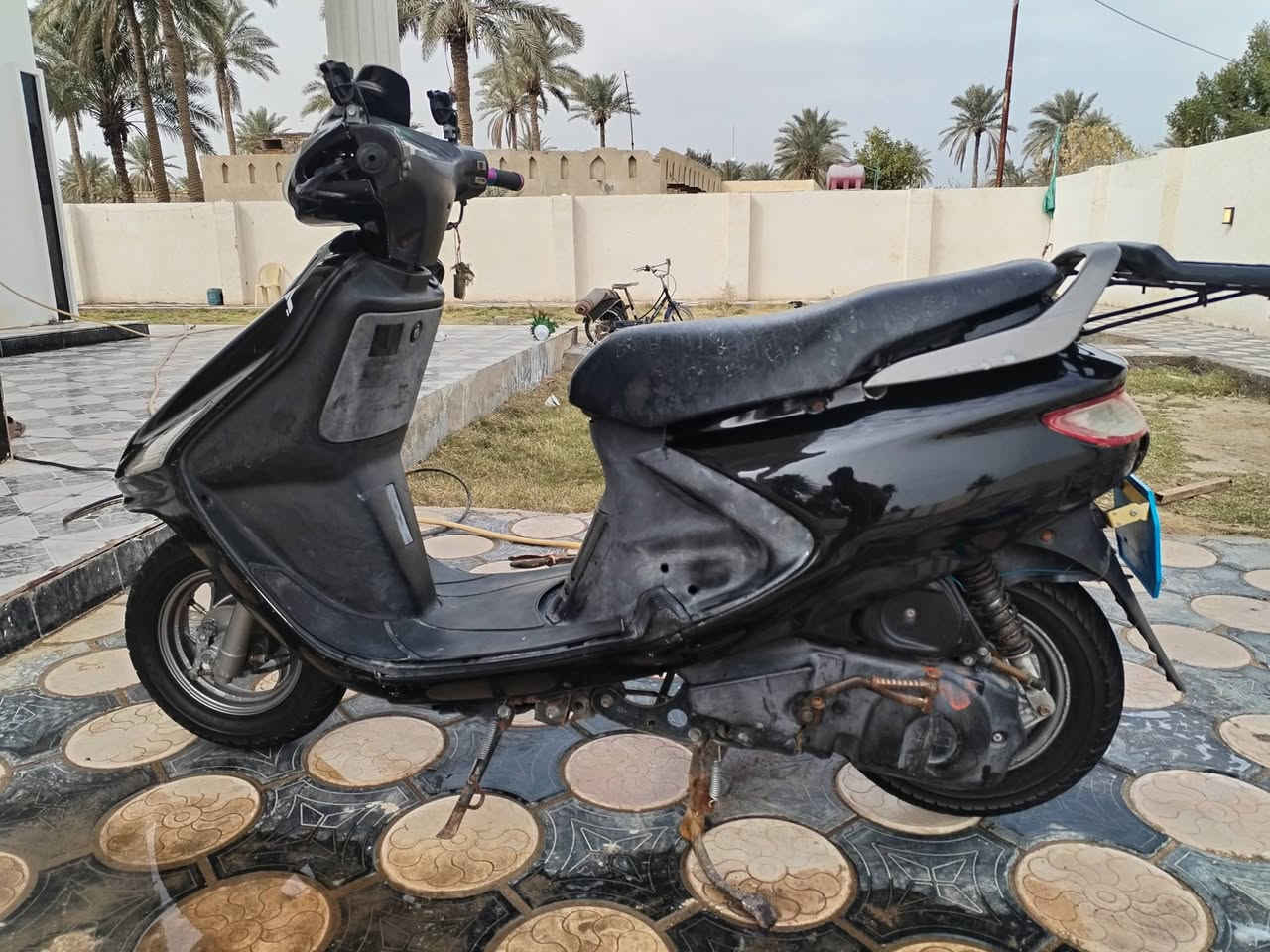 سلام عليكم دراجه فراشه فحل البيع محرك ماكس ما مفتوح شرط دراجه ختم واحد شلعه شك الكاع السعر ب500 وبيه مجال الشراي  ***********
