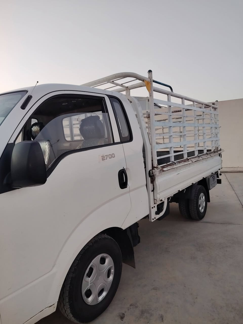 سلام عليكم كيأ بنكو موديل 2015سيارة بلاديه رقم الماني  كفالة عامه بدون صبغ  السعر 117 وبيه مجال رقم السيارة ديالى مكان سياره بغداد رقم  الهاتف***********
