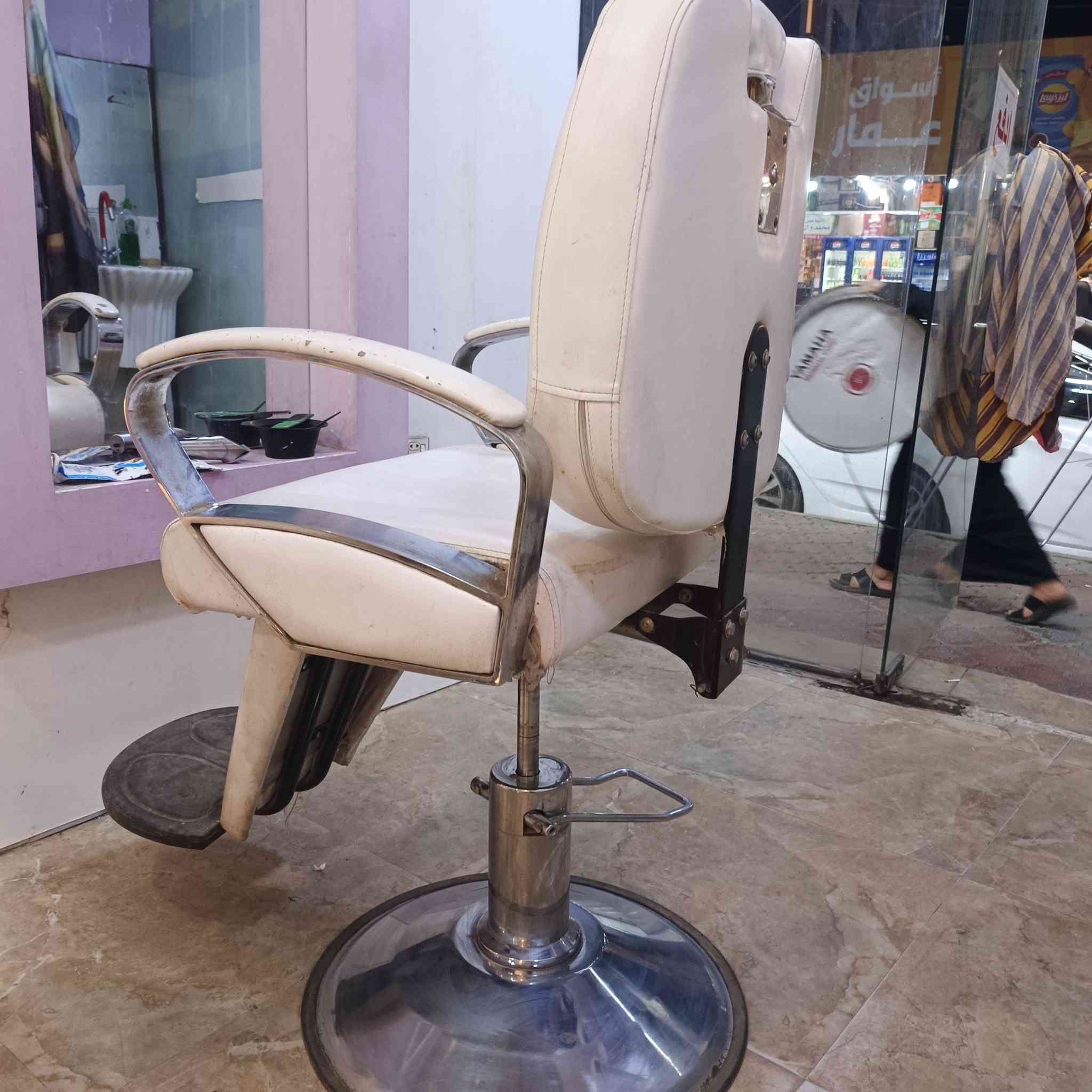 السلام عليكم كراسي ثنين للبيع
شغالات مامستعملات هواي نضيفات سعر الواحد ١٧٠ ألف للاستفسار أكثر الاتصال ع الرقم أو مراسلة الصفحة ***********
